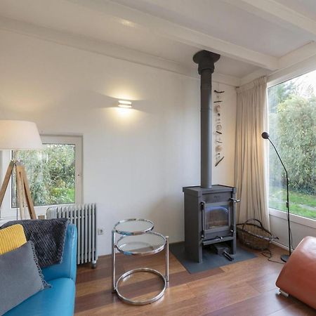 Stylish Bungalow With A Large Garden Sint Maartensvlotbrug Экстерьер фото