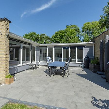 Stylish Bungalow With A Large Garden Sint Maartensvlotbrug Экстерьер фото