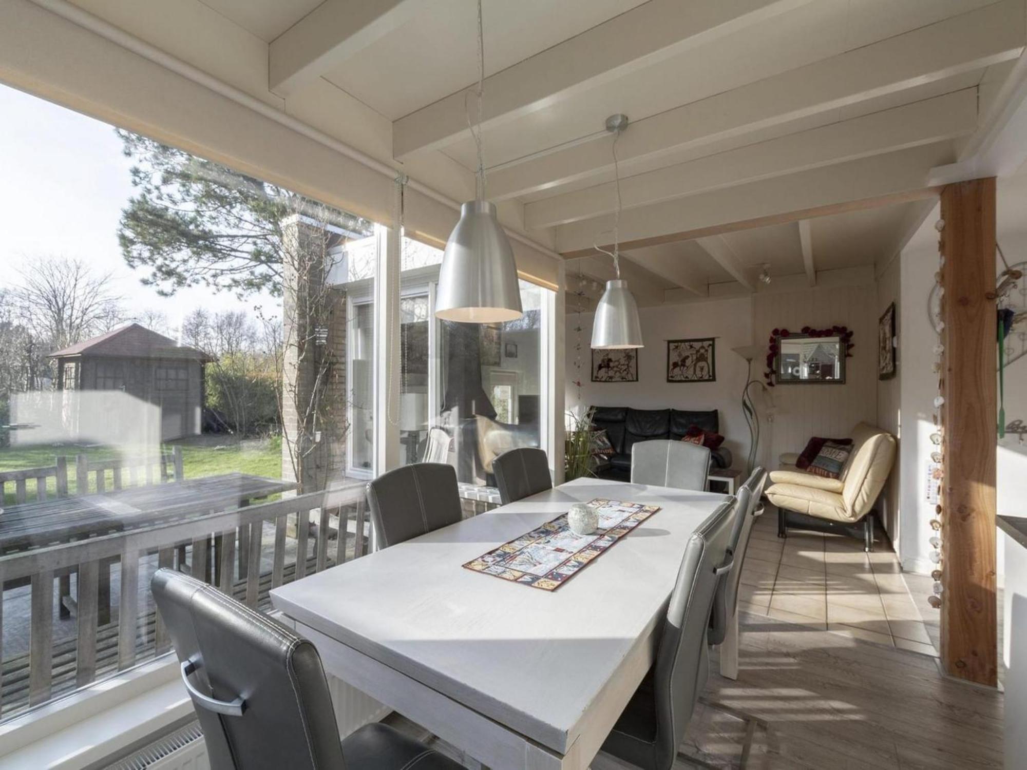 Stylish Bungalow With A Large Garden Sint Maartensvlotbrug Экстерьер фото