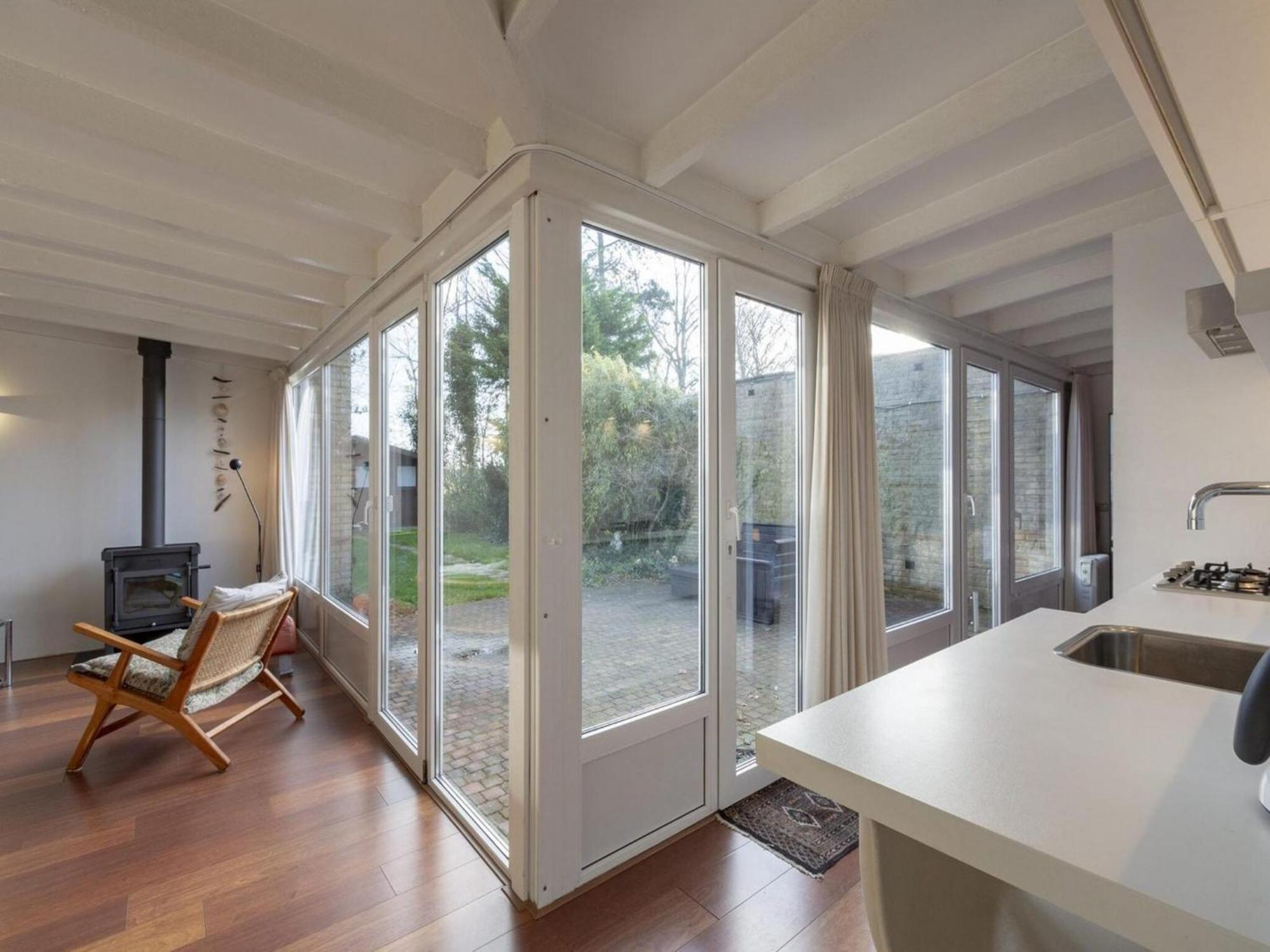 Stylish Bungalow With A Large Garden Sint Maartensvlotbrug Экстерьер фото