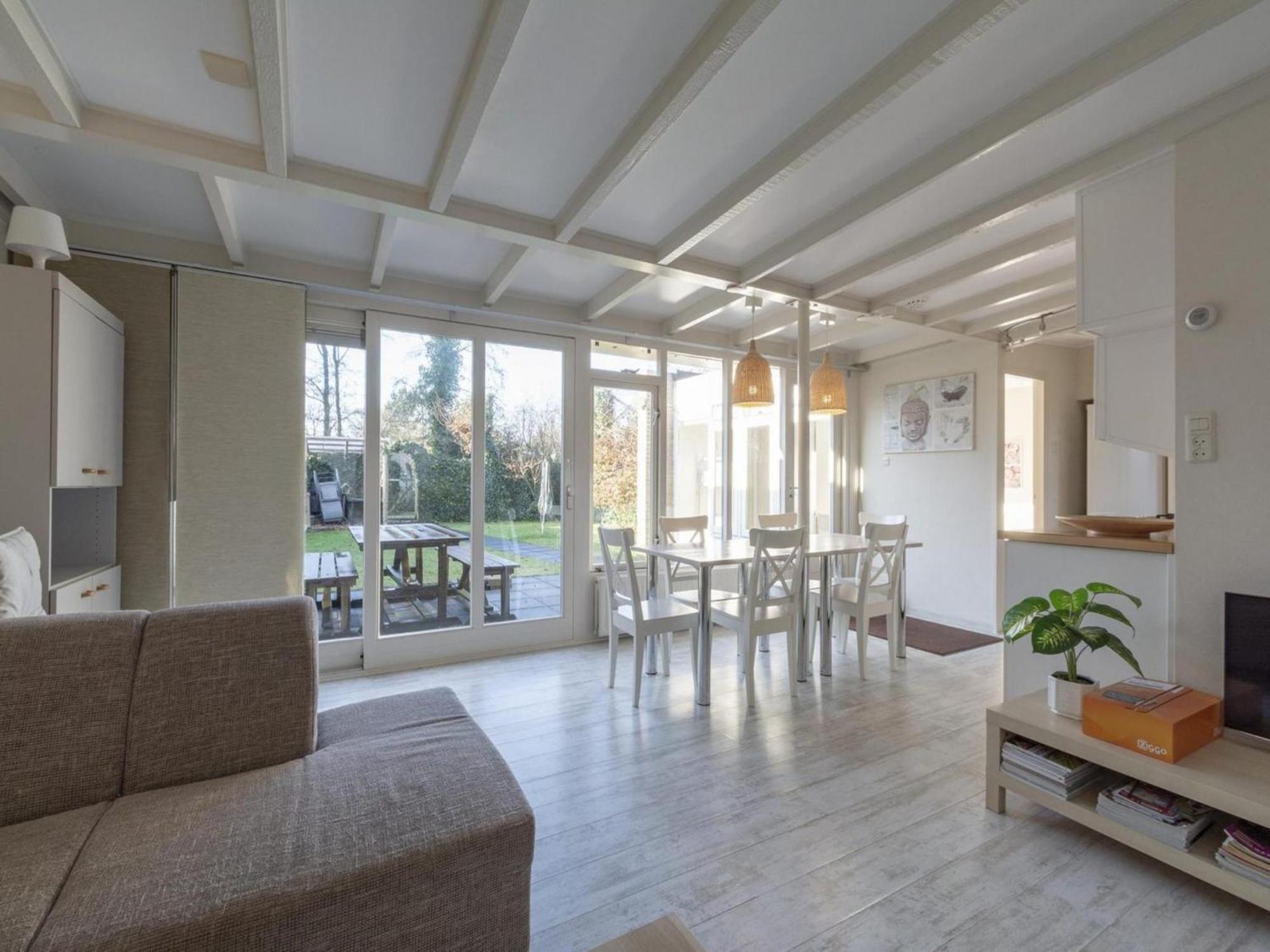 Stylish Bungalow With A Large Garden Sint Maartensvlotbrug Экстерьер фото