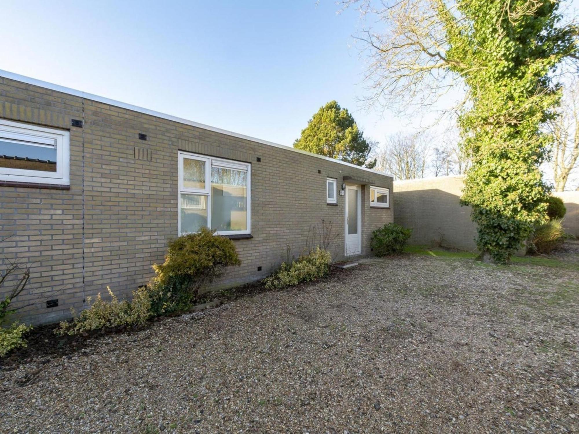 Stylish Bungalow With A Large Garden Sint Maartensvlotbrug Экстерьер фото